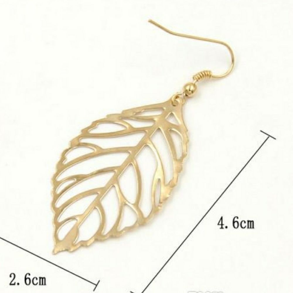 Bohemian Golden Leaves Dangle Earrings - Picture 4 of 4